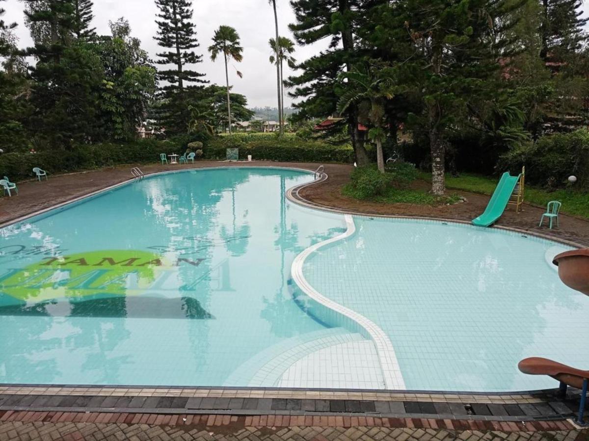 Beranda Istirahat Villa 4Br At Galaxy Resort Puncak Cikundul Exterior foto